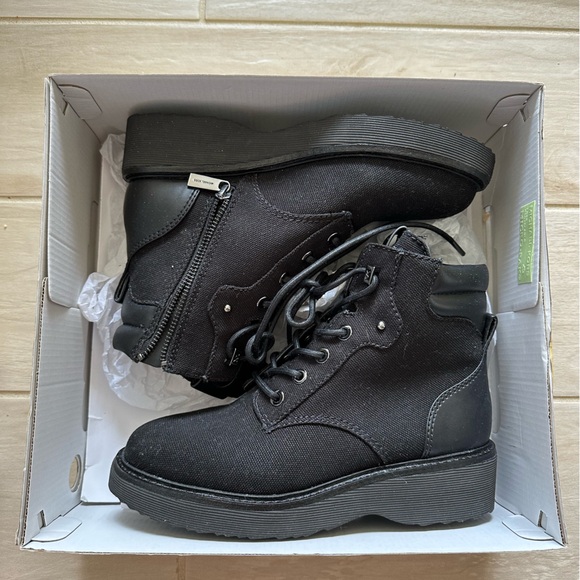 MAKE OFFER: Authentic Michael Kors Trudy Bootie in Heavy Canvas - Picture 3 of 6